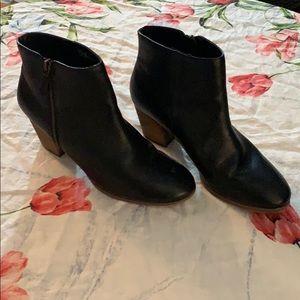 Beautiful black leather heeled booties